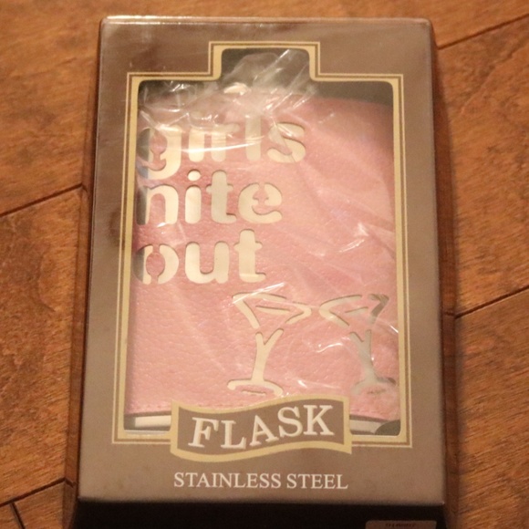 Brand New - Never Used Pink Flask - Picture 3 of 3